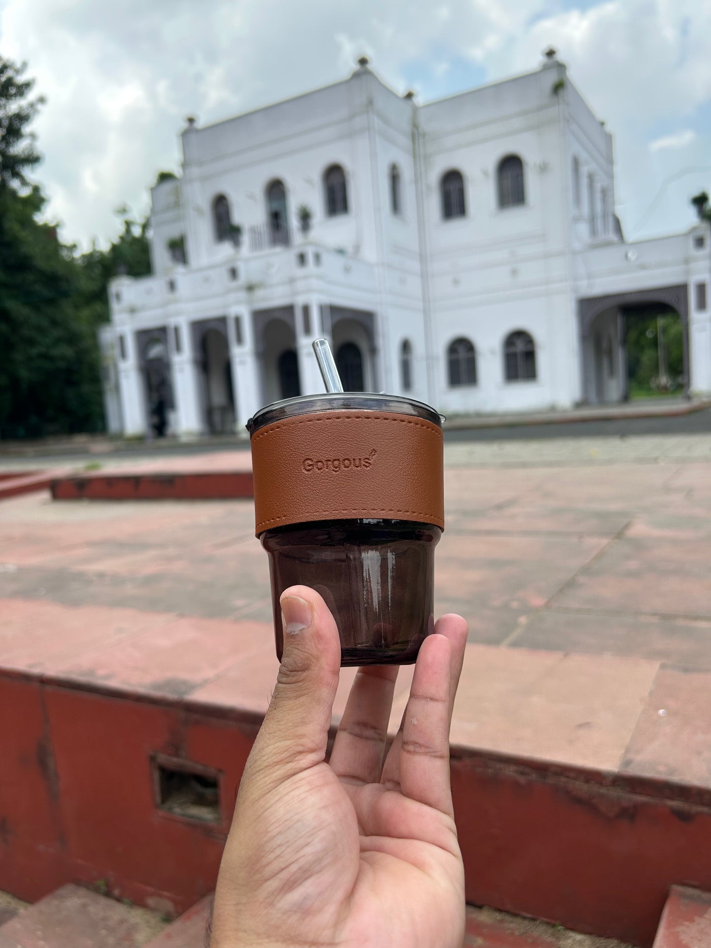 Glass Tumbler with Straw & Leather Sleeve | Glass Sipper with Anti-Skid Leather Grip | Glass Tumbler – Hot & Cold Beverage Sipper | Glass Cup with Leather Sleeve & Straw | Glass Sipper with Leather Handle – For Travel & Daily Use