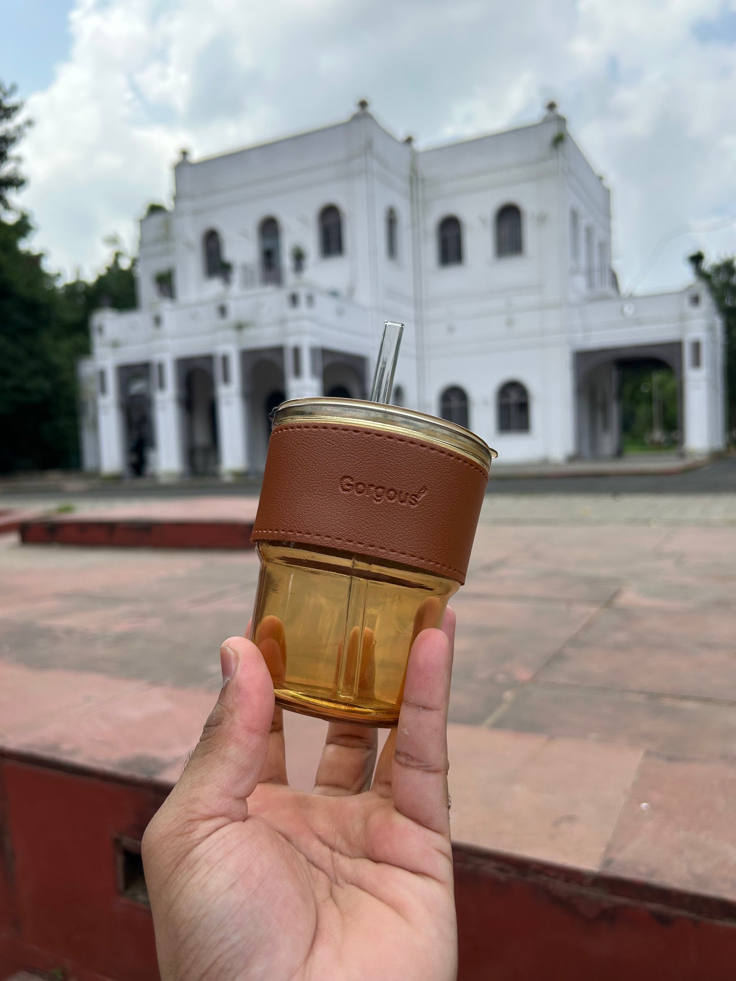 Glass Tumbler with Straw & Leather Sleeve | Glass Sipper with Anti-Skid Leather Grip | Glass Tumbler – Hot & Cold Beverage Sipper | Glass Cup with Leather Sleeve & Straw | Glass Sipper with Leather Handle – For Travel & Daily Use