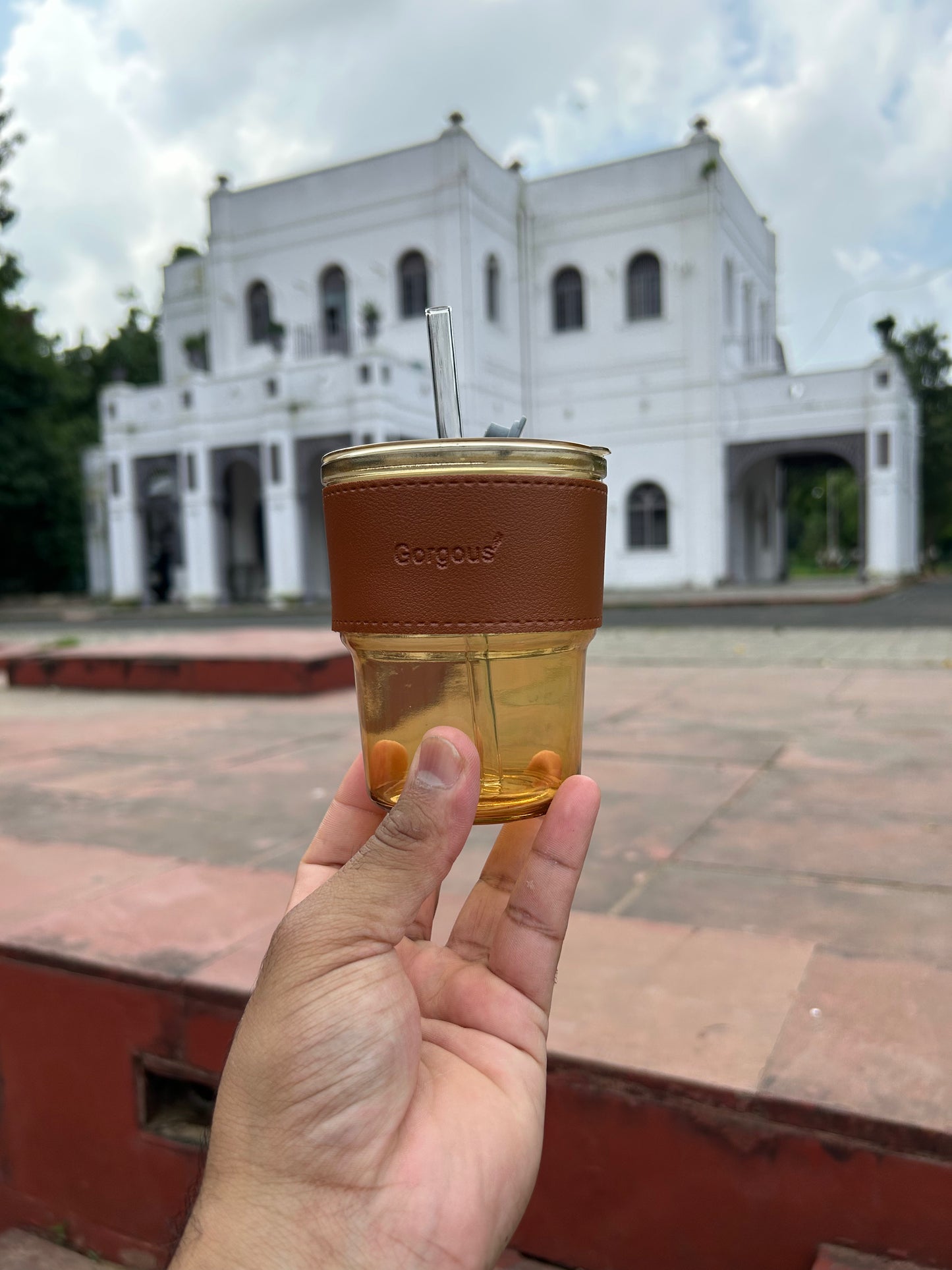 Glass Tumbler with Straw & Leather Sleeve | Glass Sipper with Anti-Skid Leather Grip | Glass Tumbler – Hot & Cold Beverage Sipper | Glass Cup with Leather Sleeve & Straw | Glass Sipper with Leather Handle – For Travel & Daily Use