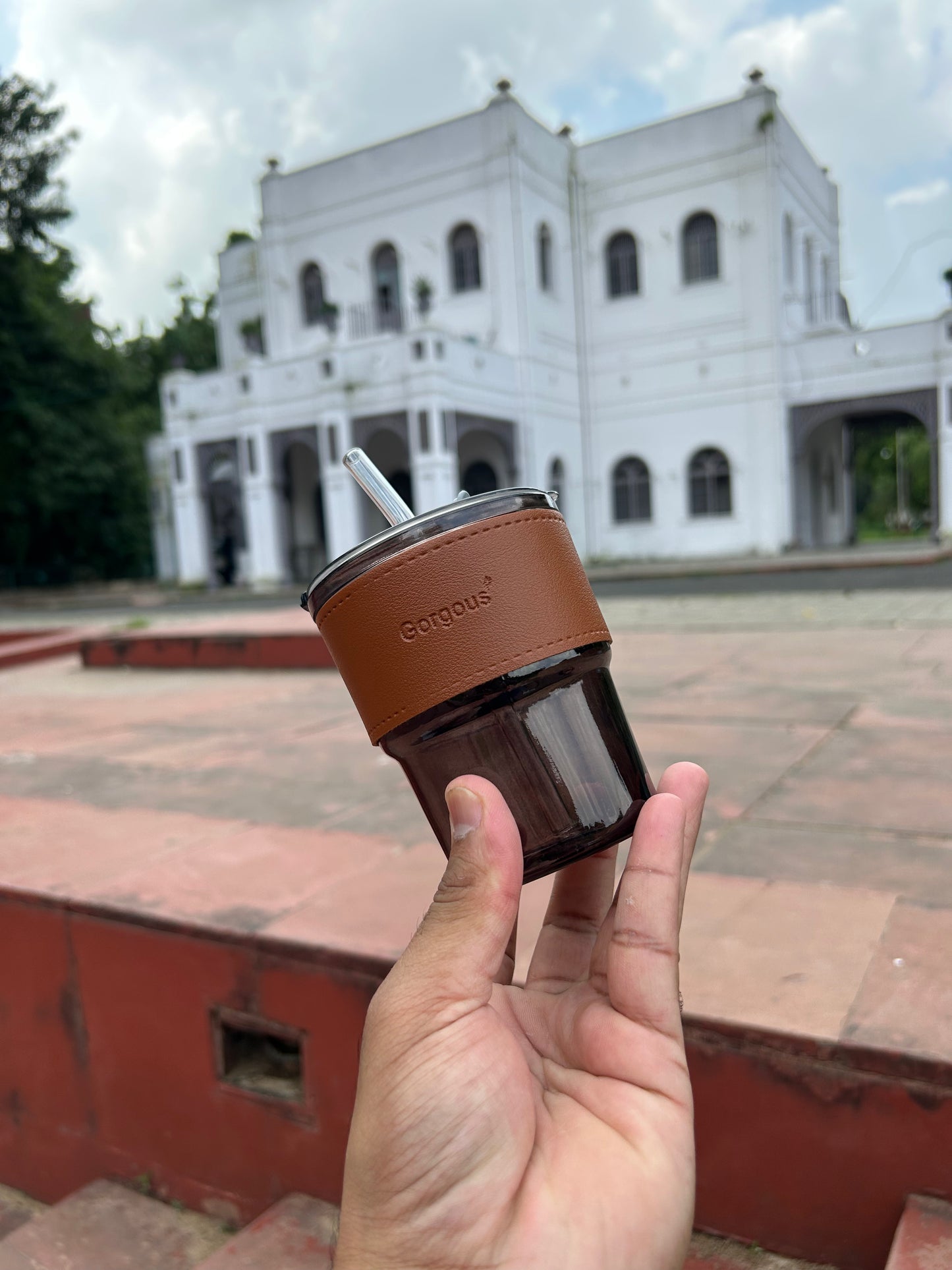 Glass Tumbler with Straw & Leather Sleeve | Glass Sipper with Anti-Skid Leather Grip | Glass Tumbler – Hot & Cold Beverage Sipper | Glass Cup with Leather Sleeve & Straw | Glass Sipper with Leather Handle – For Travel & Daily Use